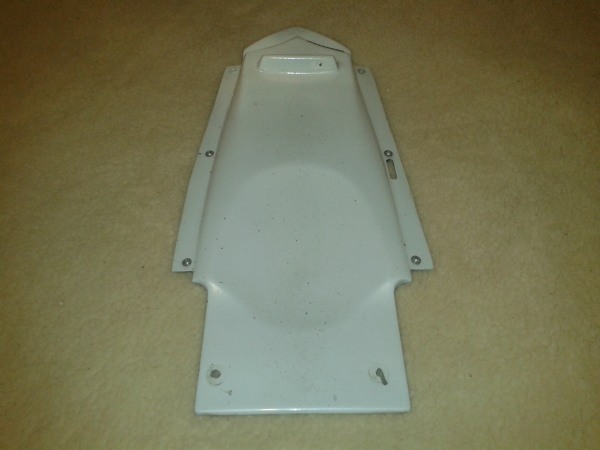 Dessous de selle suzuki 600 gsxr k4 2004