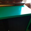 Deux armoires de bureau métal noir et vert à volet pas cher