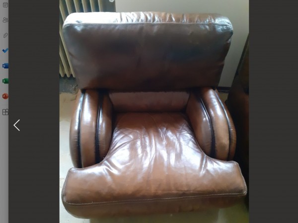 Annonce Deux fauteuils cuir vintage coloris cognac