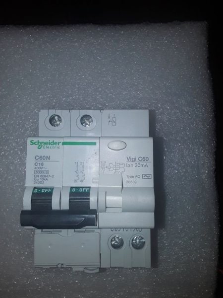 Disjoncteur schneider 2p c60n c16 24202+ vigi 2650