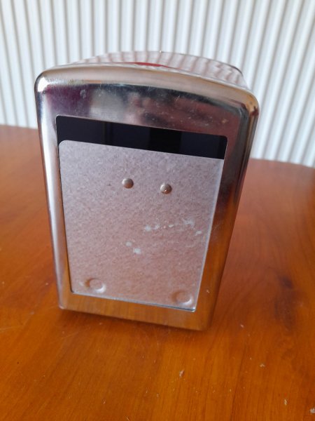 Annonce Distributeur serviettes en papier