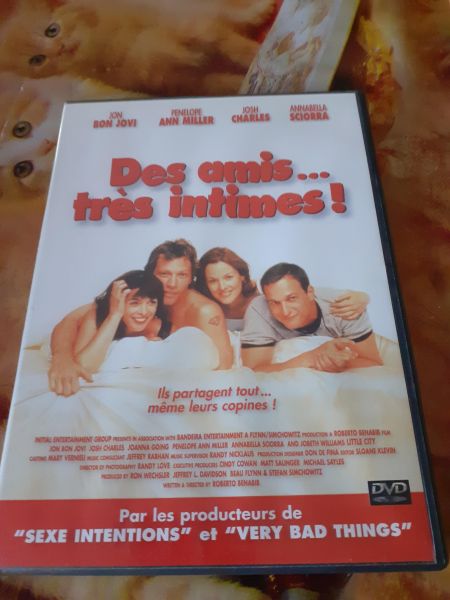 Dvd des amis...très intimes!