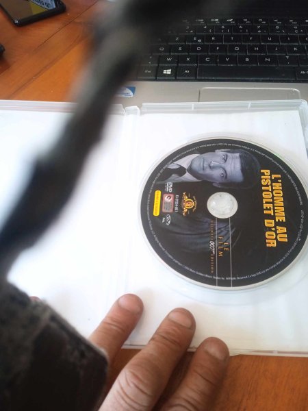 Vente Dvd " l'homme au pistolet d'or "