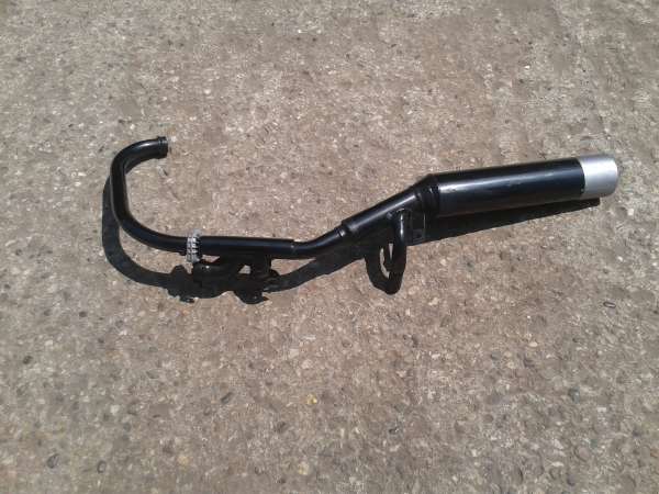 &eacute;chappement  gauche neuf yamaha 600 xj 1988