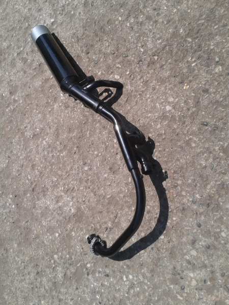 Annonce &eacute;chappement  gauche neuf yamaha 600 xj 1988