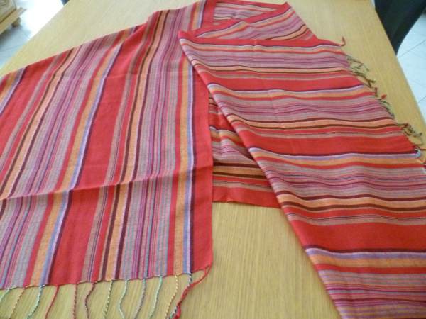 &eacute;charpe ch&acirc;le en alpaga,  neuve