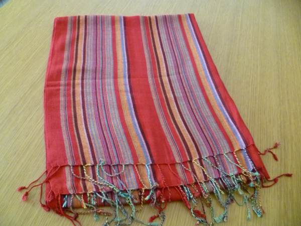 Vente &eacute;charpe ch&acirc;le en alpaga,  neuve