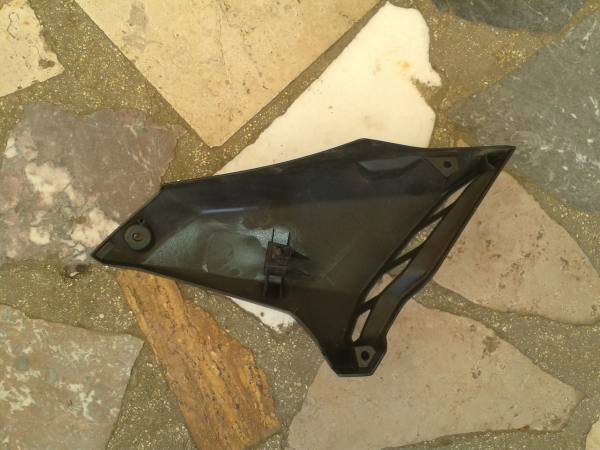 Annonce &eacute;cope gauche yamaha 900 mt09 2018