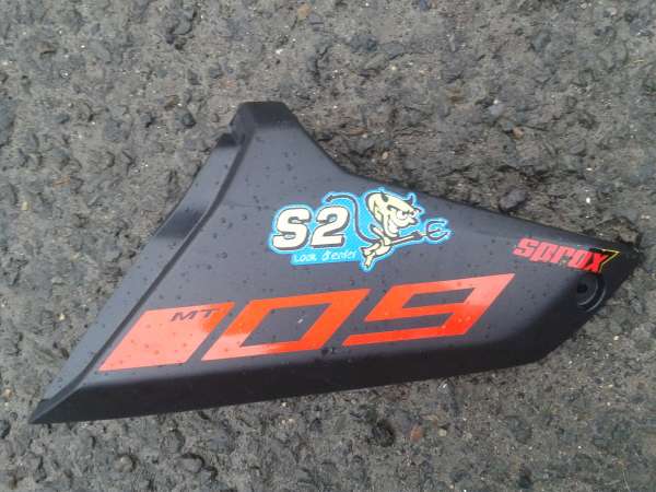 &eacute;cope gaujche yamaha 900 mt09 2020