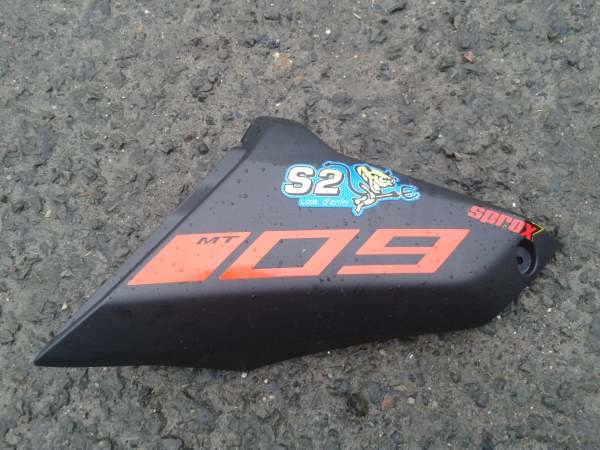 Vente &eacute;cope gaujche yamaha 900 mt09 2020