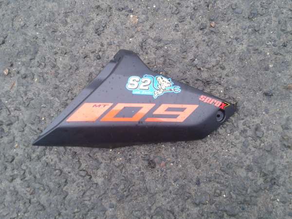 &eacute;cope gaujche yamaha 900 mt09 2020 pas cher