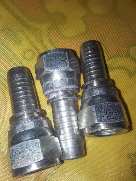 Embouts jic canneles droits avec écrou tournant