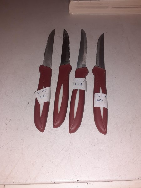 Ensemble 4 couteaux à steak