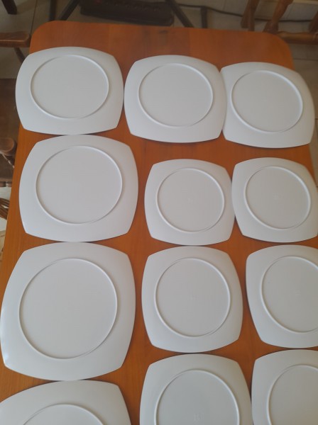 Vente Ensemble 6 assiettes plates et 6 assiettes dessert