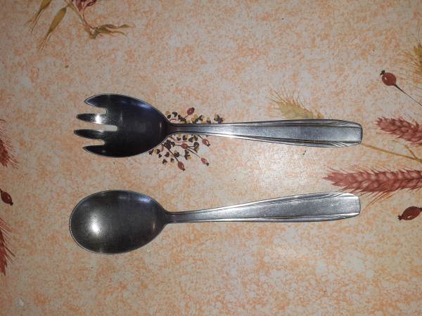 Ensemble couverts &agrave; salade en inox