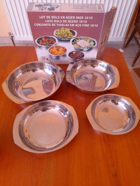 Ensemble de 4 saladier rond en inox