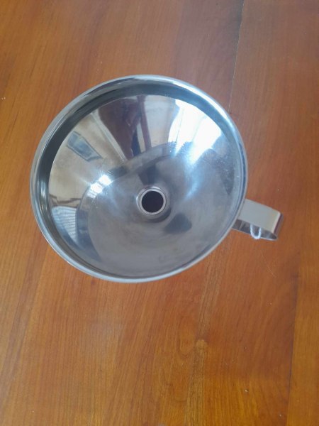 Annonce Entonnoir inox