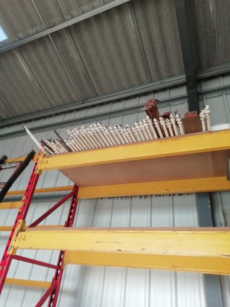 Annonce Escalier acier et ch&ecirc;ne 2 quart tournant + rampe