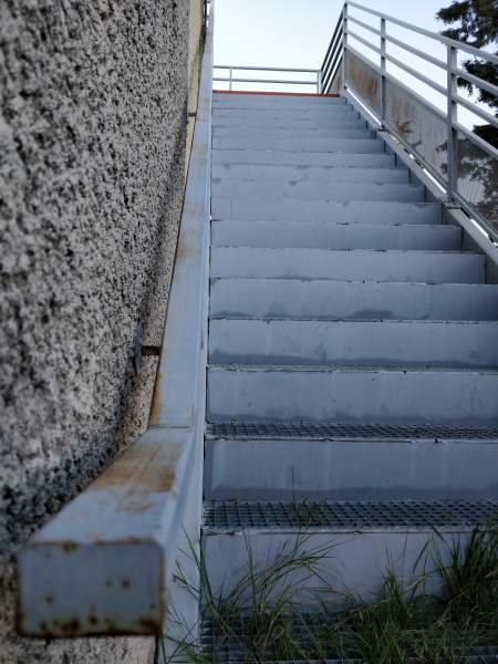 Escalier de service acier galvanis&eacute; pas cher