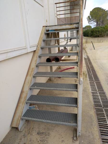 Escalier de service m&eacute;tallique pas cher