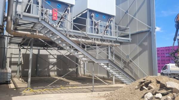 Escalier galvanis&eacute;