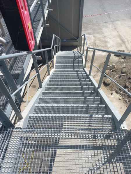 Annonce Escalier galvanis&eacute;