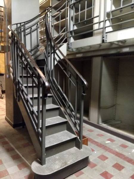 Escalier quart tournant acier avec garde corps aci