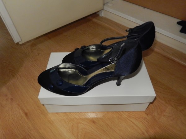 Vente Escarpins &agrave; bout rond bleu nuit satin&eacute;s 39