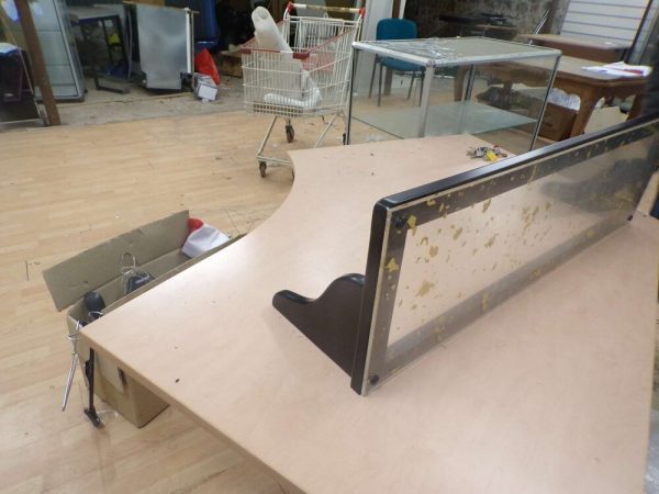 Vente Etag&egrave;re vitr&eacute;e