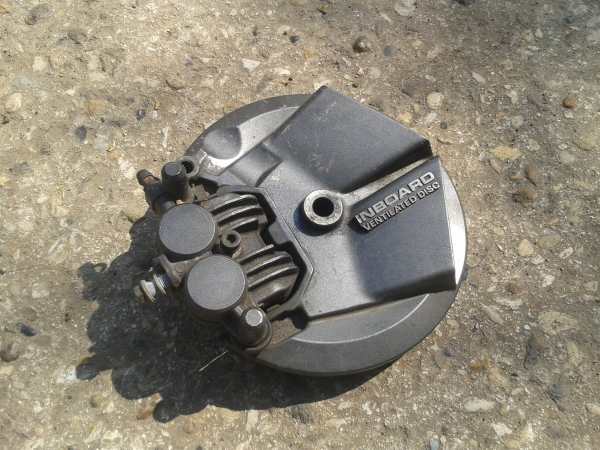 Vente étrier avant droit avec flasque honda 400 cbx 1985