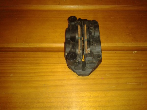 Annonce &eacute;trier avant droit suzuki gs1000s 2021