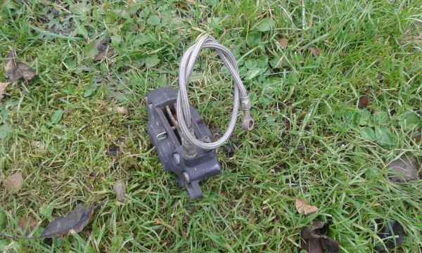 &eacute;trier de frein avant apprillia 125 futura 1991