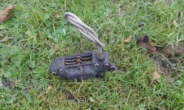 Annonce &eacute;trier de frein avant apprillia 125 futura 1991