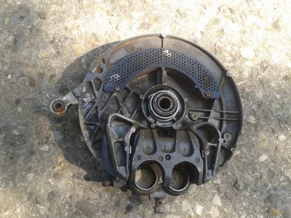 Annonce étrier avant avec flasque honda 400 cbx 1985