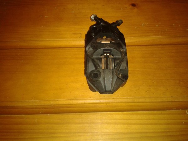 &eacute;triers de frein avant gauche suzuki gs1000s 2021