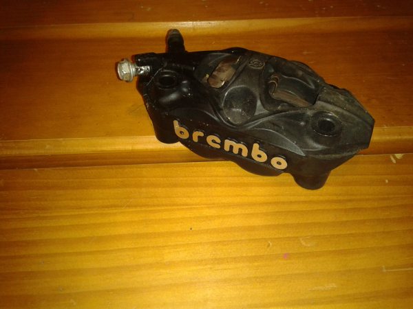 Vente &eacute;triers de frein avant gauche suzuki gs1000s 2021