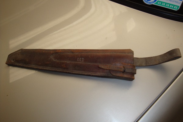 &eacute;tuis en cuir