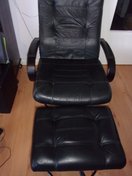 Vente Fauteuil cuir et son pouf