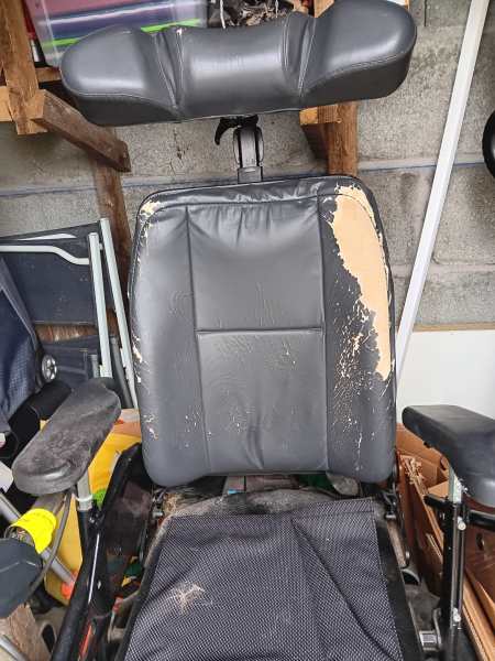 Fauteuil roulant &eacute;l&eacute;ctrique 6 roues invacare pas cher