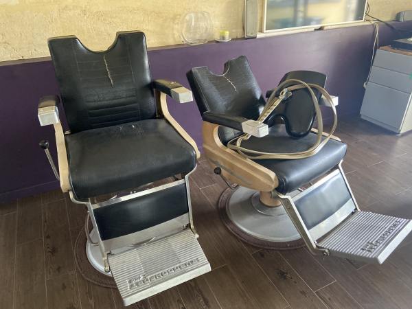 Paire de fauteuils de barbier vintage henry colome