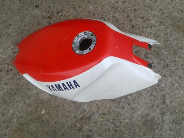 Faux réservoir yamaha 600 fzr 1989 pas cher