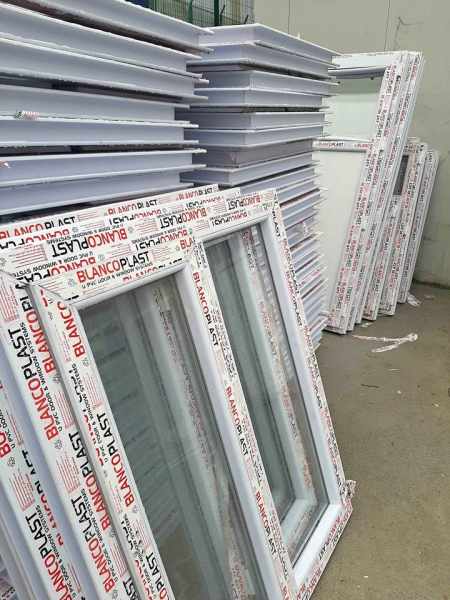 Fen&ecirc;tre alu/pvc en promo prix cass&eacute;s