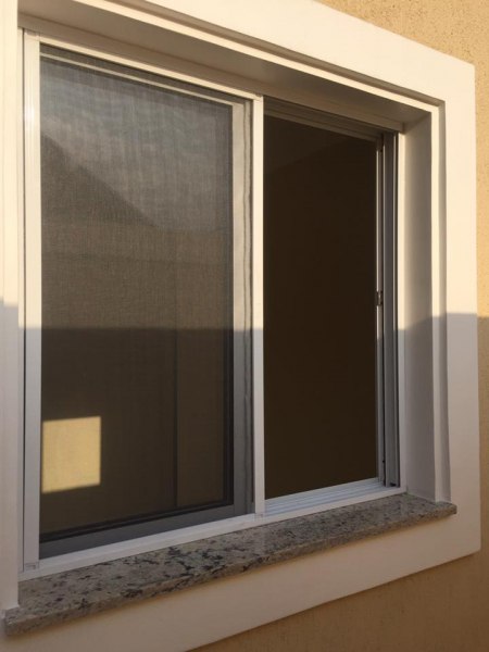 Fen&ecirc;tre coulissante &agrave; vendre tr&egrave;s bon &eacute;tat