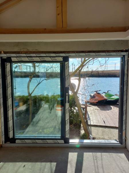 Fen&ecirc;tre, porte fen&ecirc;tre et baie vitr&eacute;e &agrave; tr&egrave;s bon p