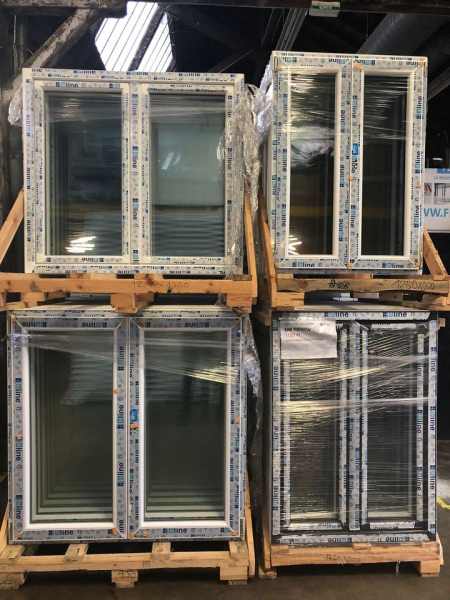 Fen&ecirc;tres stock sur fleurieu-sur-sa&ocirc;ne