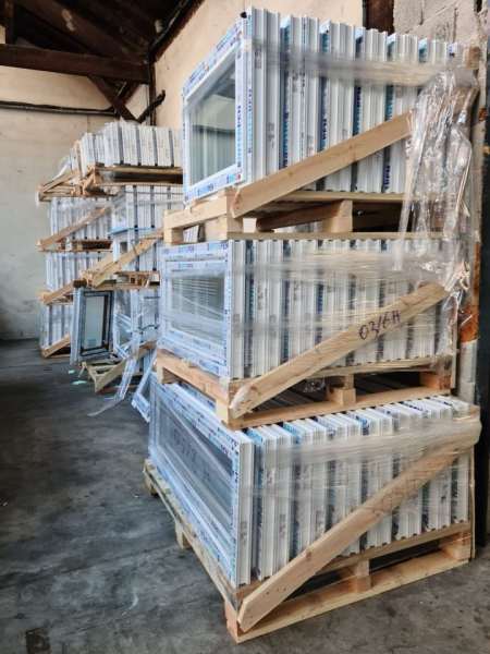 Fen&ecirc;tres stock sur saint-cyr-au-mont-d'or