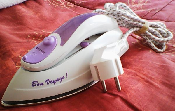 Vente Fer &agrave; repasser de voyage, neuf.