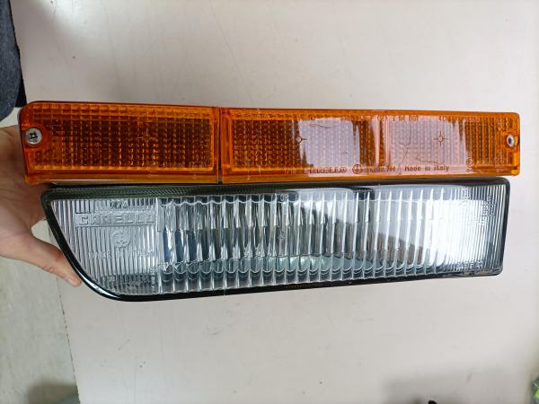 Feu avant droit pour ferrari 328