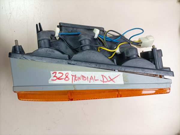 Annonce Feu avant droit pour ferrari 328