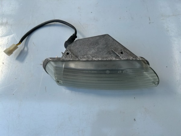 Feu de pare-chocs avant gauche ferrari 365 gt 2+2 pas cher